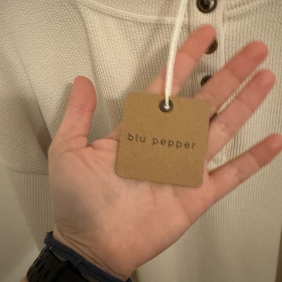 Blu Pepper Cream 3/4 Sleeve Buttoned Sweatshirt - Picture 4 of 7